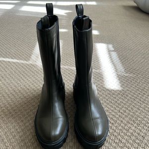 Chunky Pull On Boots